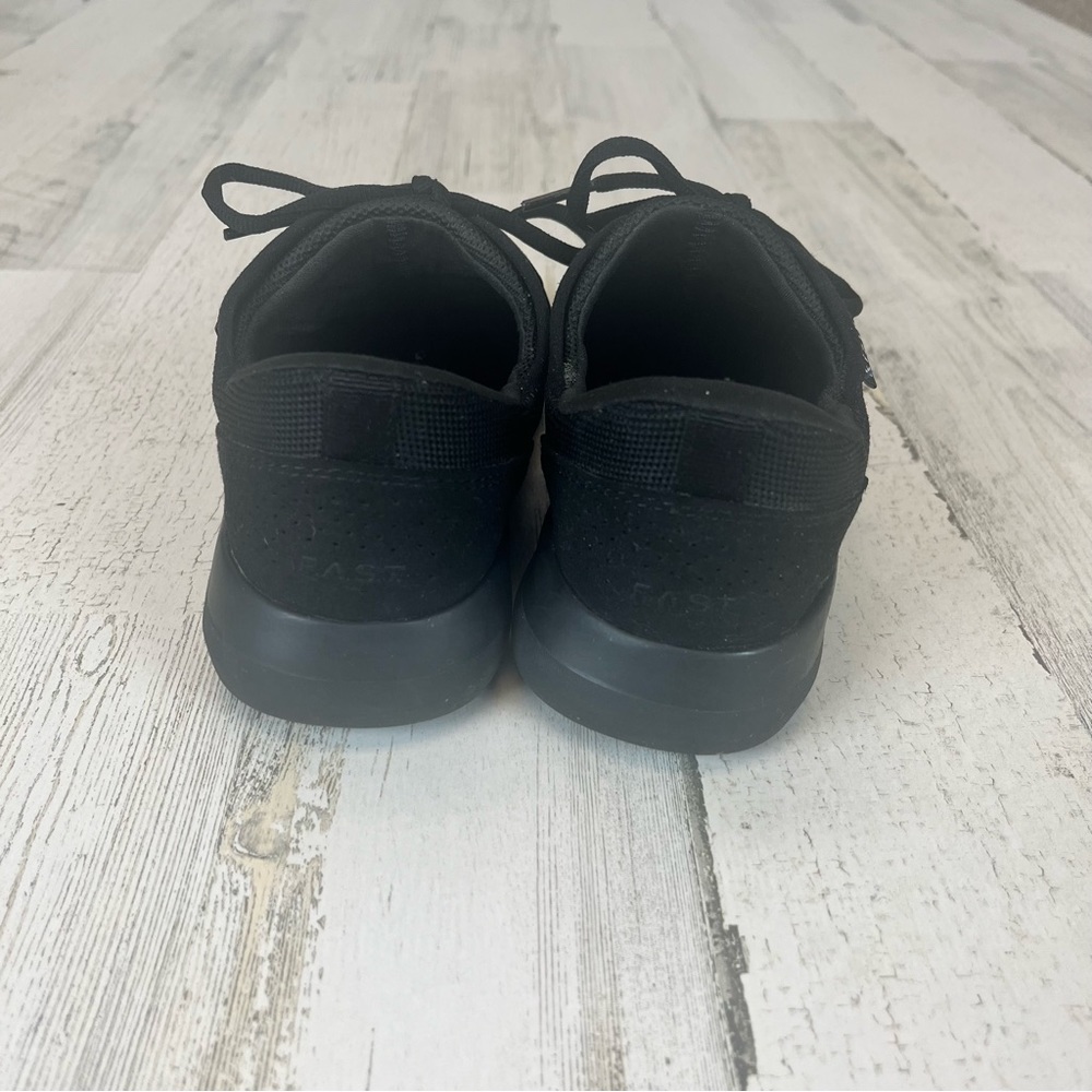 Kizik Madrid Eco Knit SlipOn LaceUp Black Comfort Sneakers - Picture 4 of 10
